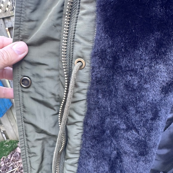 Gap XL Tall Woman’s Parka with fake fur - Picture 3 of 5